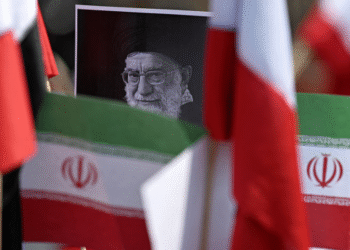 Guarda revolucionária iraniana diz ter atacado uma base dos EUA na Arábia Saudita