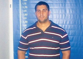 Ex-assessora de Flávio é denunciada por lavagem de dinheiro da milícia