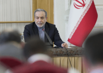 Trump não deve escolher próximo líder do Irã, diz chanceler