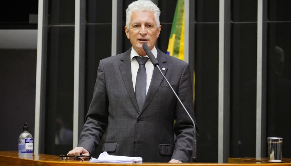 Vice-líder do governo defende fim da CPMI do INSS e quer pedir impedimento de Viana