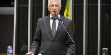 Vice-líder do governo defende fim da CPMI do INSS e quer pedir impedimento de Viana