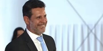 Lula confirma Leonardo Barchini como novo ministro da Educação