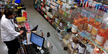 Regra para funcionamento de farmácia dentro de supermercado vai à sanção — Senado Notícias