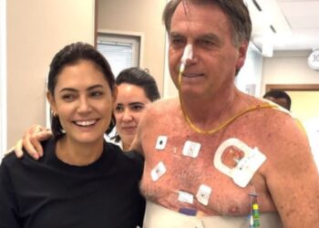 Michelle posta foto de Bolsonaro no hospital e celebra decisão de Moraes: ‘Seguirei cuidando’