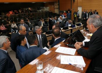 MP de SP quer bloquear criação de 105 novos cargos na Câmara de Campinas