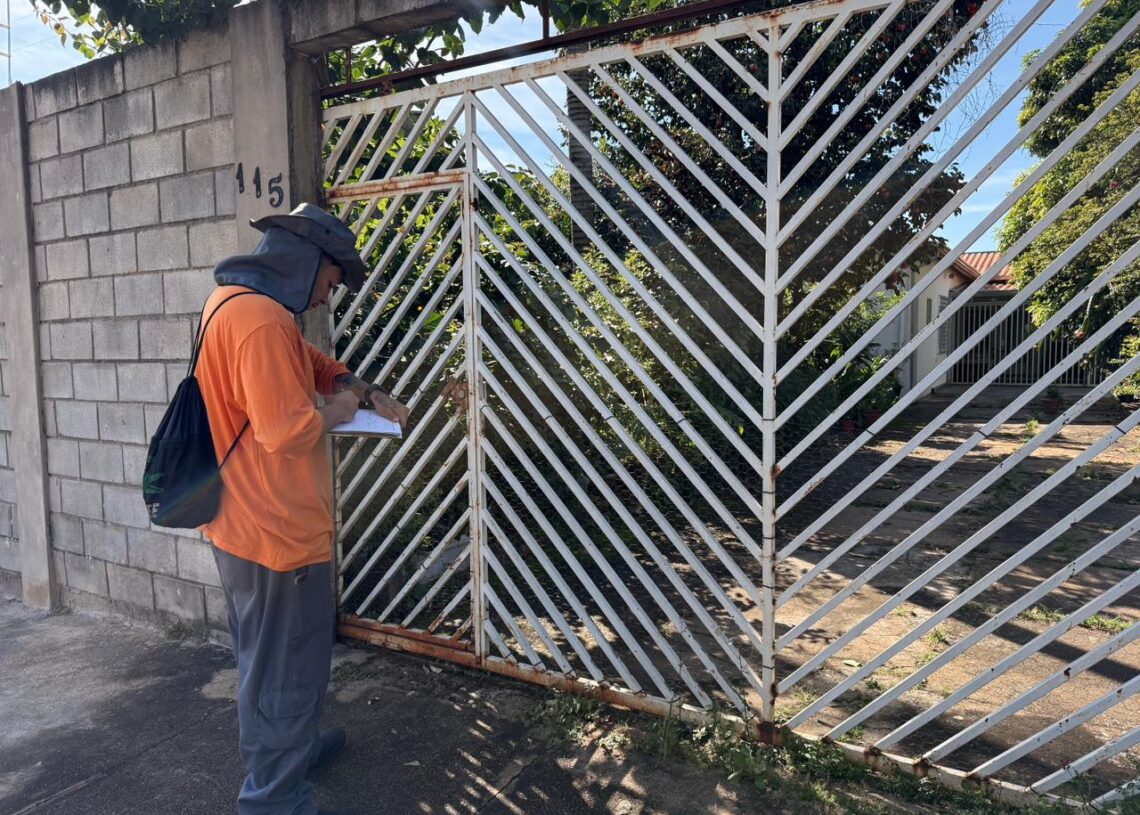 Mutirão contra a dengue retira 250 toneladas de entulho em 19 bairros