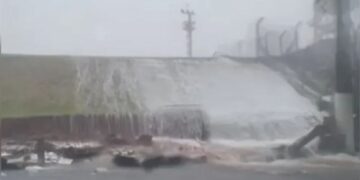 Forte chuva derruba parte de muro do Aeroporto de Congonhas, em São Paulo
