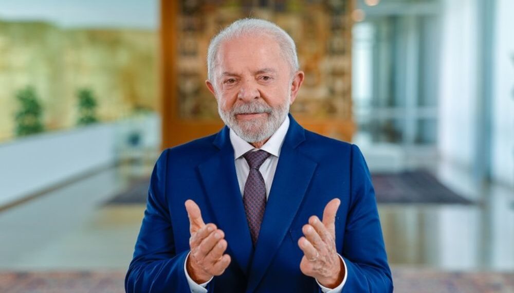 Lula defende fim da escala 6×1 e afirma ser ‘uma pauta da mulher brasileira’