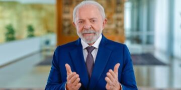Lula defende fim da escala 6×1 e afirma ser ‘uma pauta da mulher brasileira’