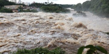 Nível do Rio Piracicaba chega a 4,63 metros e alerta para alagamentos