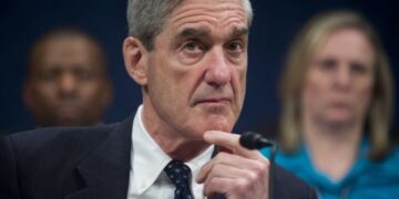 Morre ex-diretor do FBI que investigou laços de Trump com a Rússia