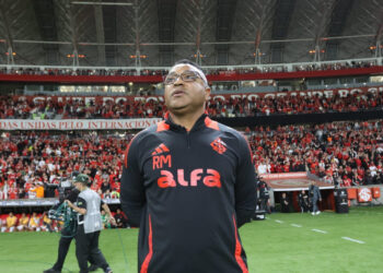 Roger Machado é oficializado no São Paulo após demissão de Crespo