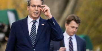 É provável que a tarifa global entre em vigor essa semana, diz Scott Bessent