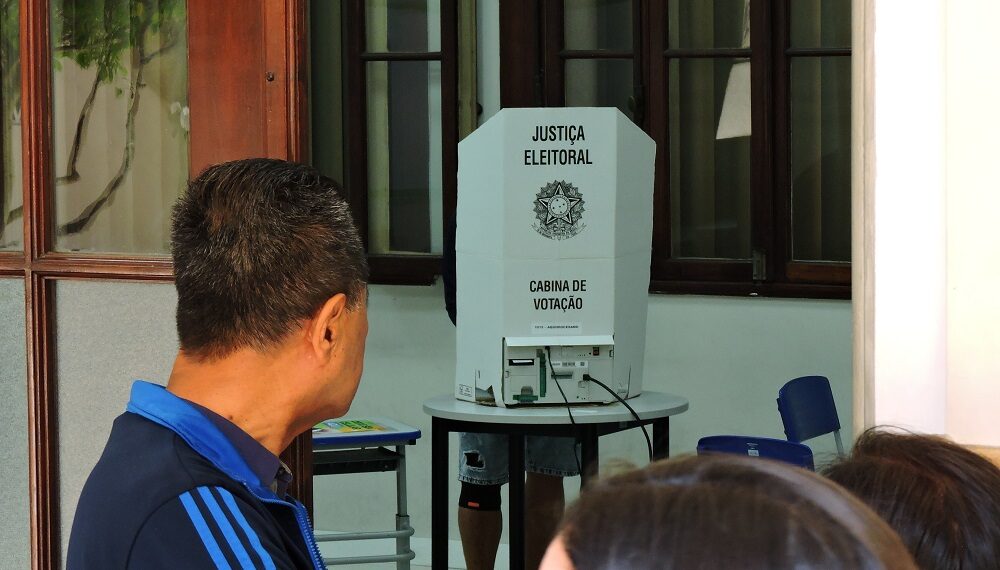 Estrutura administrativa do local de votação e mecanismos de consulta