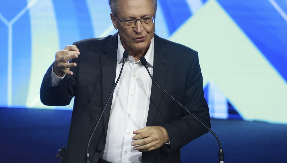 Alckmin diz que candidaturas de Haddad e Tebet são muito bem-vindas