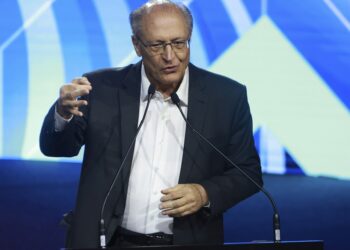 Alckmin diz que candidaturas de Haddad e Tebet são muito bem-vindas