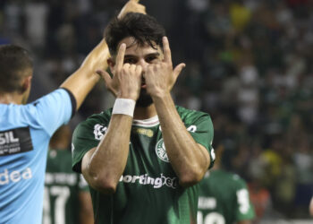 Palmeiras vence o Mirassol e se mantém vivo na briga pela ponta