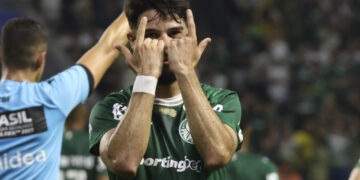 Palmeiras vence o Mirassol e se mantém vivo na briga pela ponta