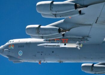 O que é um míssil hipersônico e qual a real capacidade do arsenal do Irã