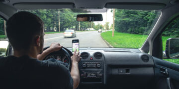 Guia de fluidos do carro: o que checar antes de viajar