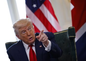 Irã teria desaparecido se EUA tivessem atacado produção de petróleo, diz Trump