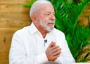 ‘Ninguém fará a gente mudar o Pix’, diz Lula após relatório dos EUA