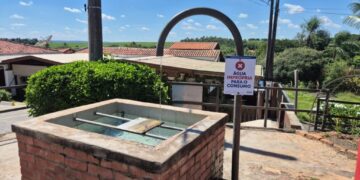 Água de bica pode trazer riscos à saúde e Prefeitura reforça alerta em Piracicaba