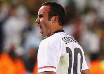 Quem é o maior artilheiro dos Estados Unidos na história das Copas do Mundo?