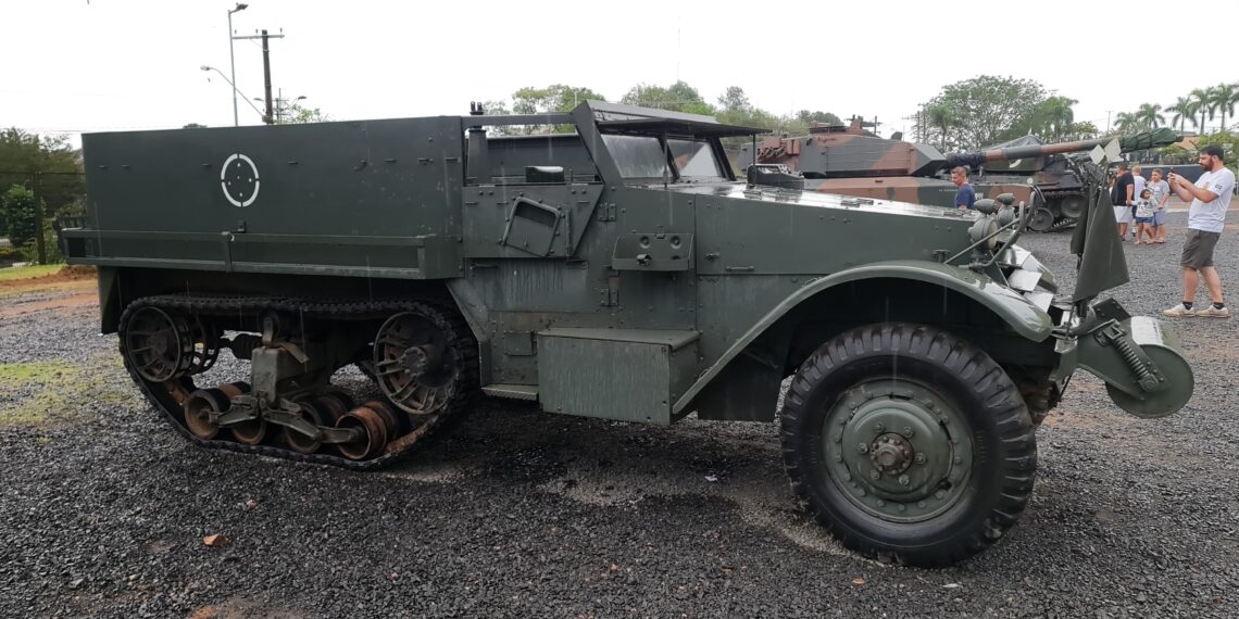 Exposição do Exército Brasileiro reúne viaturas históricas e tecnologia militar em Campinas