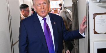 Trump diz que pode ‘passar’ em Cuba depois das tensões com Irã