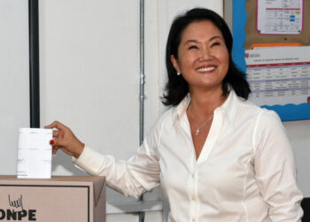Boca de urna: Keiko Fujimori lidera eleição presidencial no Peru