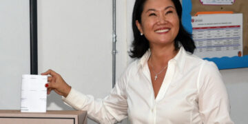 Boca de urna: Keiko Fujimori lidera eleição presidencial no Peru