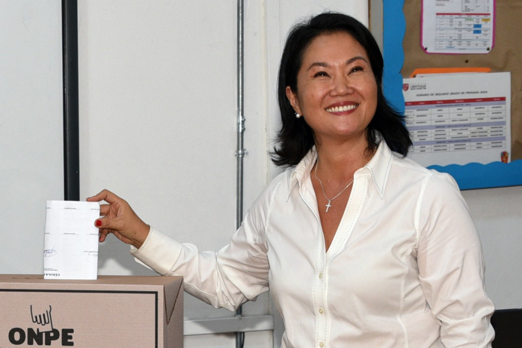 Boca de urna: Keiko Fujimori lidera eleição presidencial no Peru