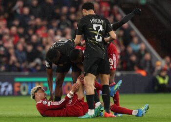 Ekitike rompe tendão de Aquiles e fica de fora da Copa, diz site