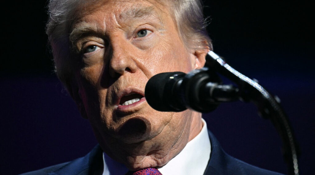 Trump diz que irá ‘trazer de volta’ aos EUA urânio enriquecido do Irã