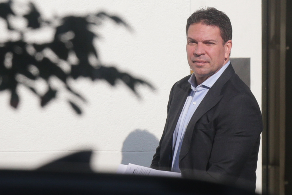 Flórida, onde Ramagem está preso, passa a identificar status imigratório em documentos pessoais