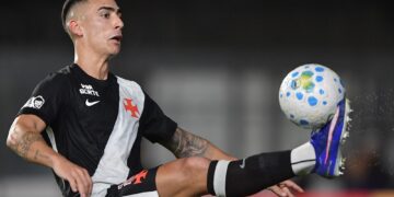 Com time alternativo, Vasco fica no 0 a 0 diante do Barracas Central