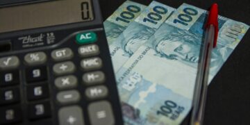 Análise do limite de dedução com despesas de educação no Imposto de Renda 2026