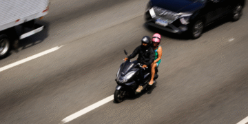 Validade do capacete de moto: qual é o prazo de troca e o que a legislação exige