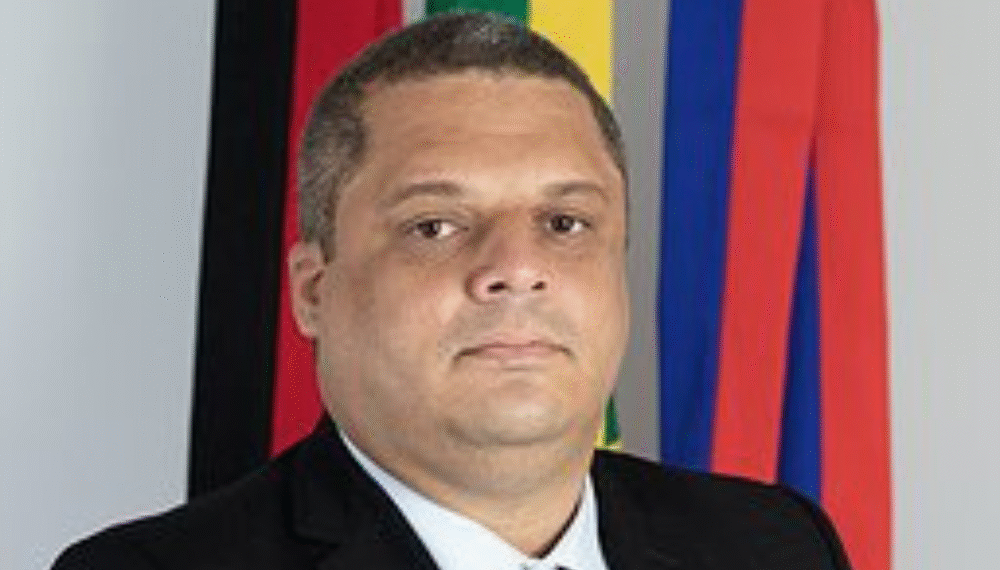 Prefeito eleito no domingo é afastado por suposta ligação com o CV