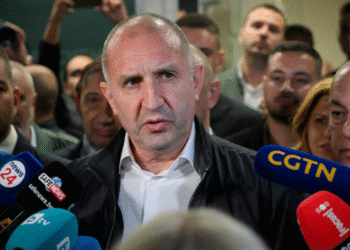 Candidato pró-Rússia vence eleições legislativas na Bulgária