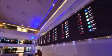 Ibovespa bate recorde e fecha acima de 195 mil pontos pela 1ª vez na história