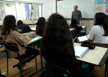 Lei em SC permite que pais proíbam filhos de ter aulas sobre identidade de gênero