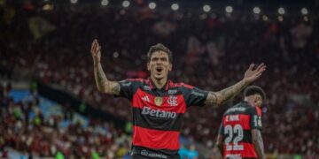 Flamengo bate Vitória por 2 a 1 na Copa do Brasil