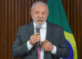 Lula diz que governo vai ‘trabalhar muito’ na regulação de big techs