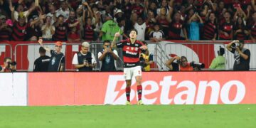 Flamengo vira em casa e Santos continua sem deslanchar no Brasileirão