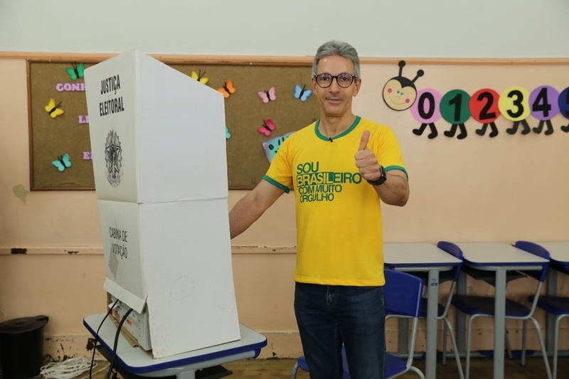 Romeu Zema defende fim da reeleição e sugere mandatos mais longos para cargos executivos