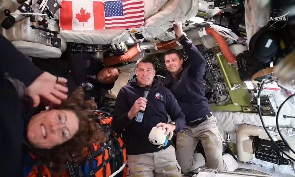 Astronautas a caminho da Lua estão ‘na metade do caminho’, informa Nasa
