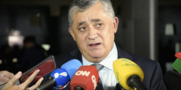 José Guimarães confirma que o governo vai enviar PL do fim da escala 6 x 1