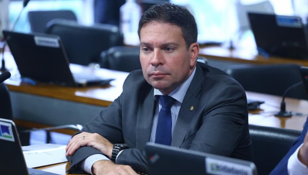 Após deixar prisão, Ramagem diz que não está se escondendo nos EUA: ‘Absolutamente regular’